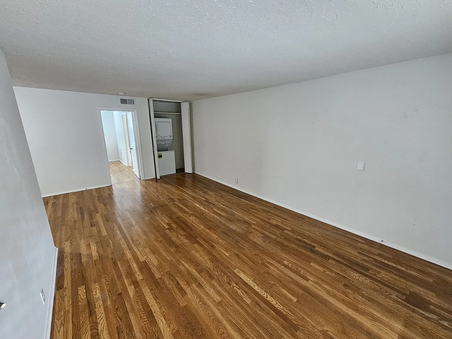 1 bed, 1.0 bath, 756 sqft, $1,400 — Photo 3
