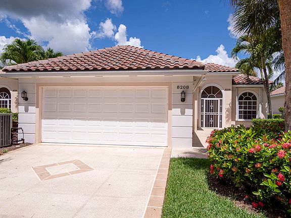 2nd image of 8208 SE Palm Hammock Lane