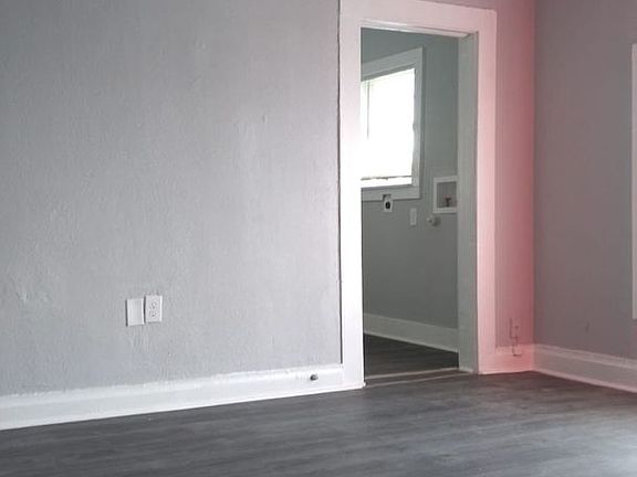 2nd image of 2004 S Gulfway Dr #2