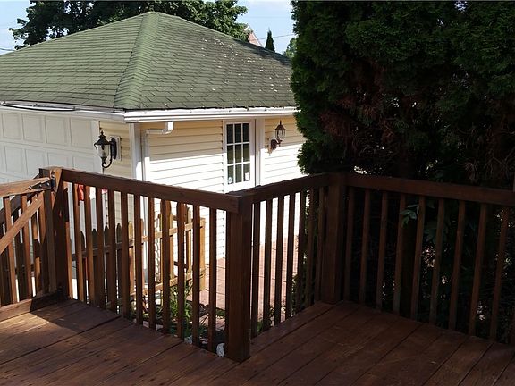 3rd image of 223 W Schultz St