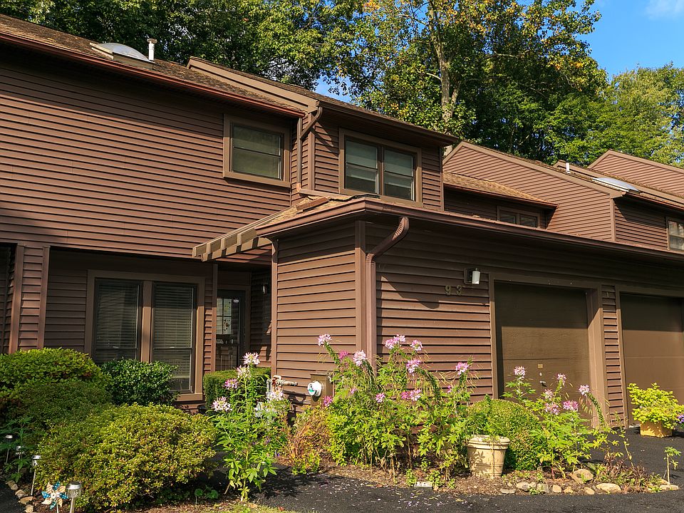 1st image of 93 Woods Brooke Cir