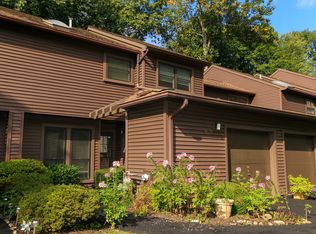 93 Woods Brooke Cir, Ossining, NY 10562