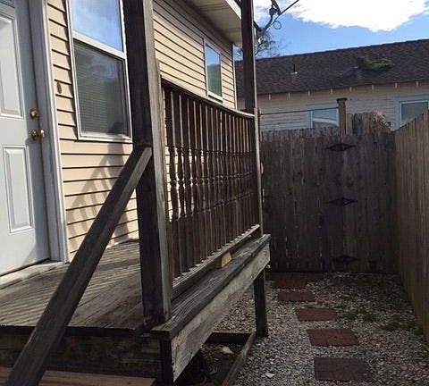 entrance (on side of house @ driveway)
