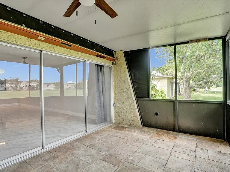 9540 NW 65th St #D8 — Photo 37