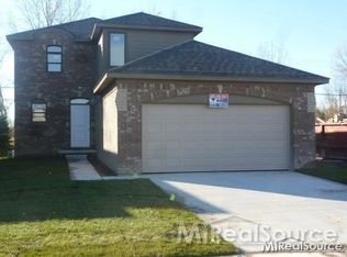 32878 Birchwood Dr, Chesterfield, MI 48047