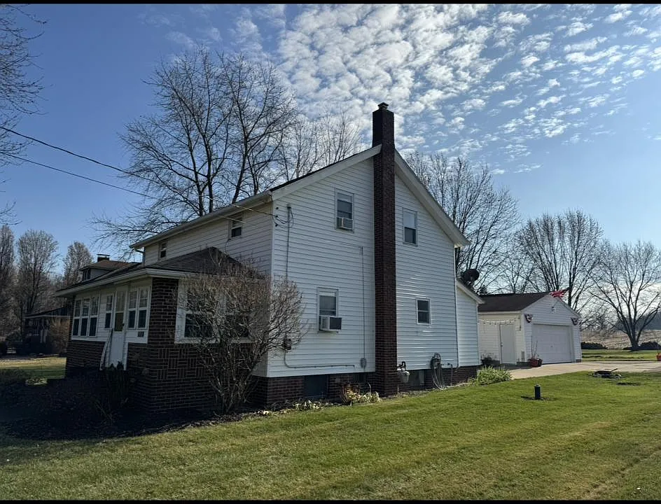 2592 Greensburg Rd