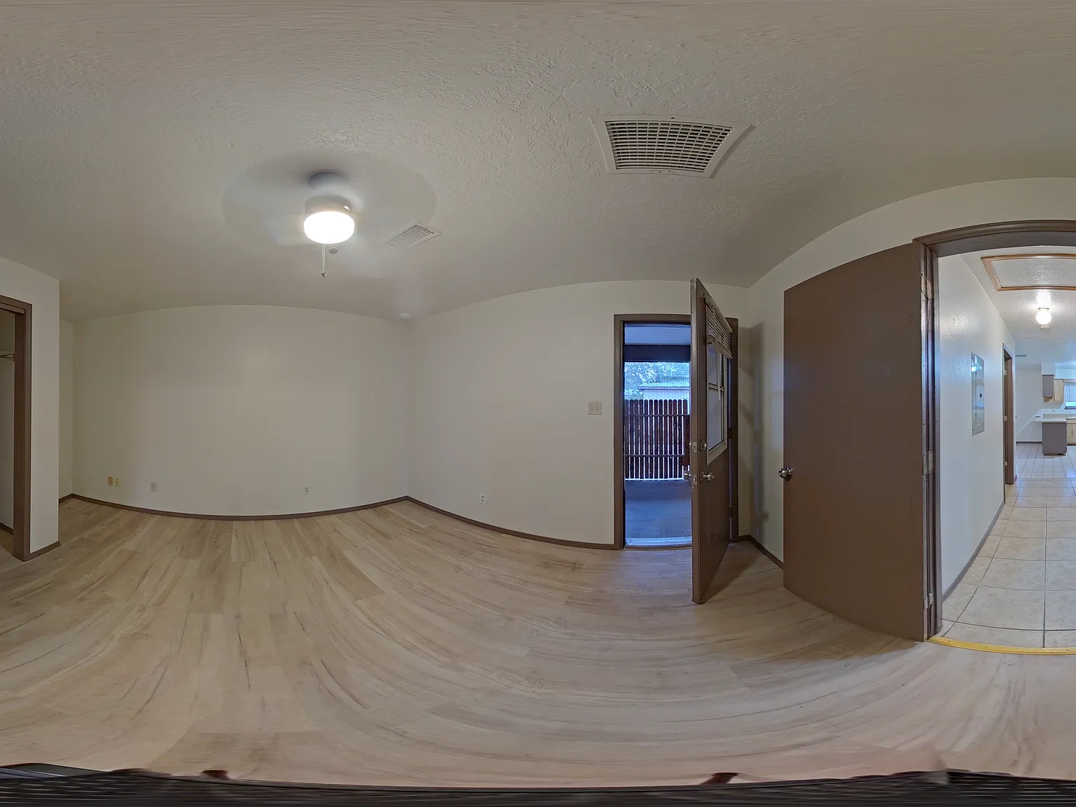 2 bed, 600 sqft, $900 — Photo 2