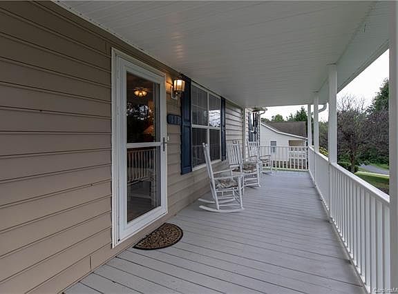 4th image of 198 Olympia Dr