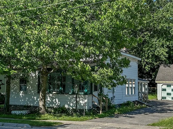 108 S Court St, Canastota, NY 13032