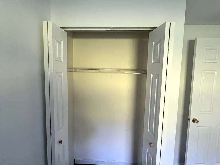 51 Glenwood Dr #1 — Photo 4