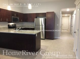 9305 N Robinhood Ave, Kansas City, MO 64154