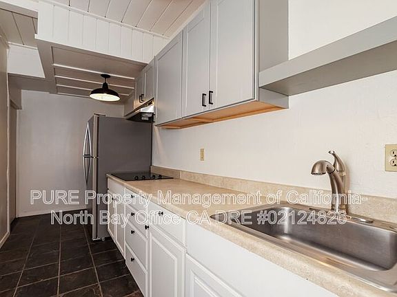4th image of 201 Meadowlark Ln APT E1