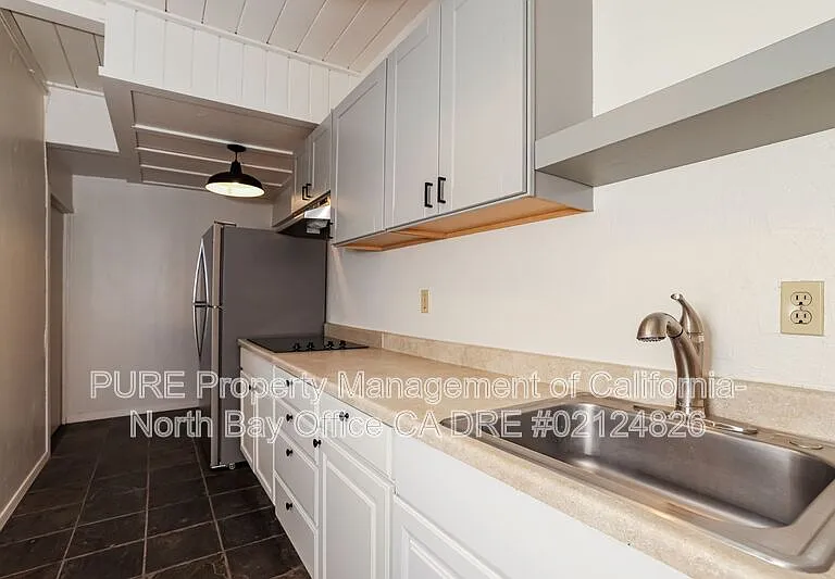 201 Meadowlark Ln #E1 — Photo 4