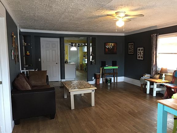 5th image of 309 E Hill Ave
