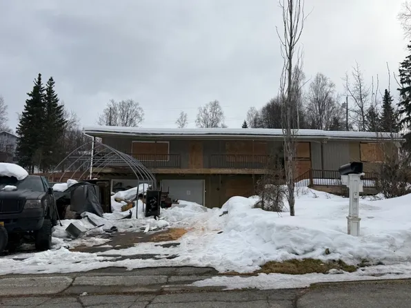 3219 Hiland Dr, Anchorage, AK 99504