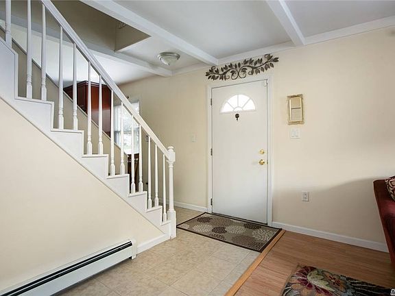 3rd image of 38 Crag Ln