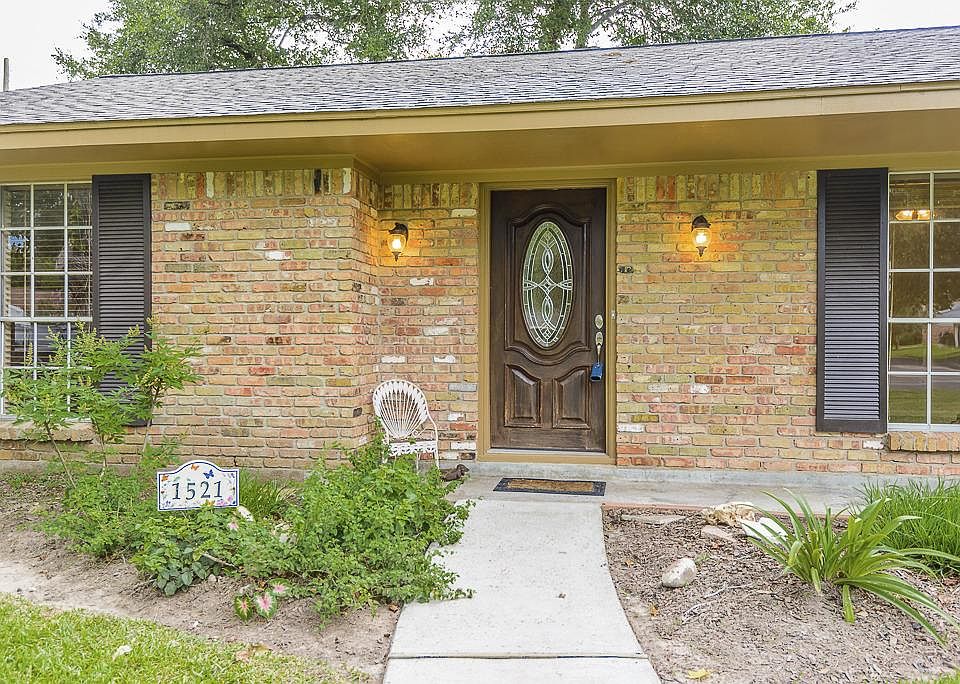 1st image of 1521 Alta Vista Dr