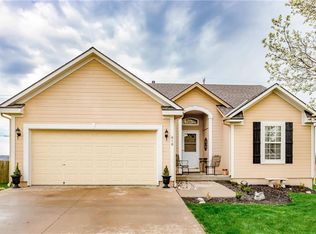 810 N Poplar St, Gardner, KS 66030