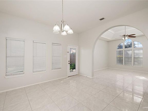 4th image of 3804 Pelican Ave