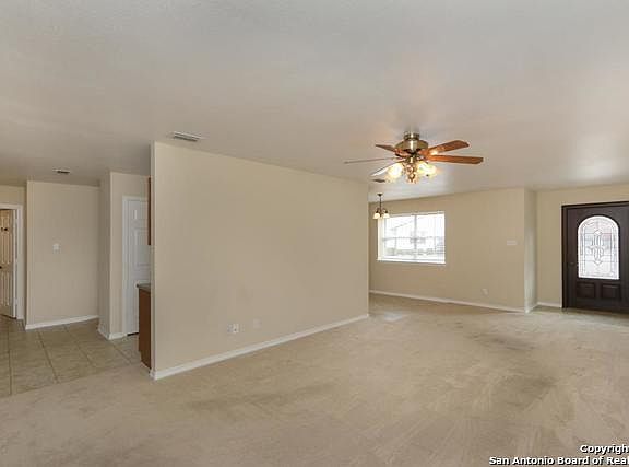 4th image of 652 Meadow Arbor Ln