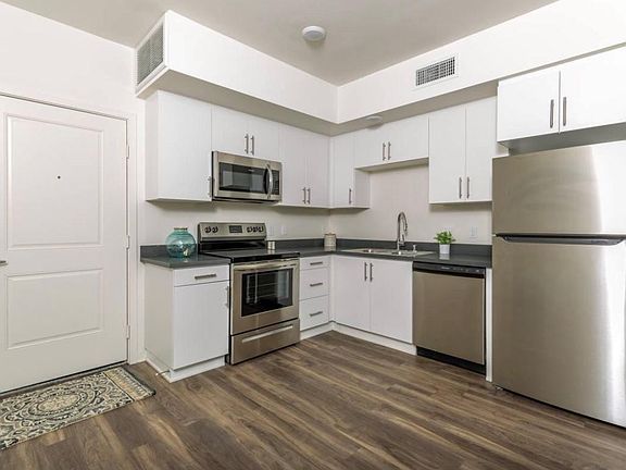 5th image of 10240 Commerce Ave #410