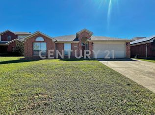 1207 Morningside Dr, Grand Prairie, TX 75052