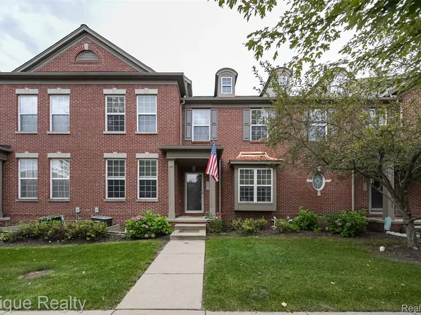 49635 Courtyard Ln, Canton, MI 48188