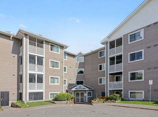 316 Lorry Greenberg Dr #319, Ottawa, ON K1T 2P4