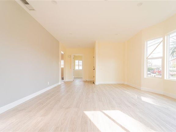 4th image of 642 W Ofarrell St