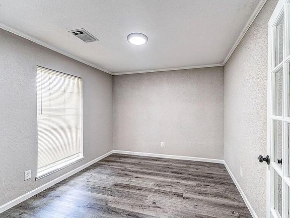 5th image of 100 Saint Andrews Dr