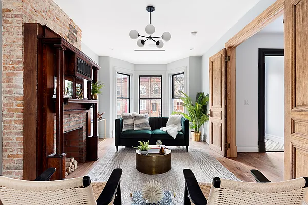 Rented by Compass | media 25