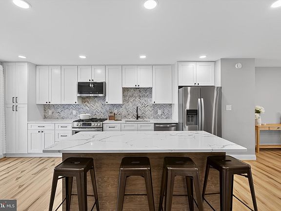 2nd image of 5920 Baron Kent Ln