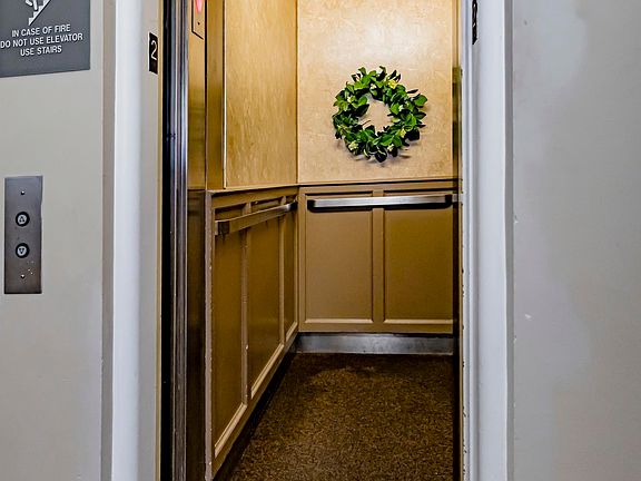 3rd image of 301 S Walnut St APT 206