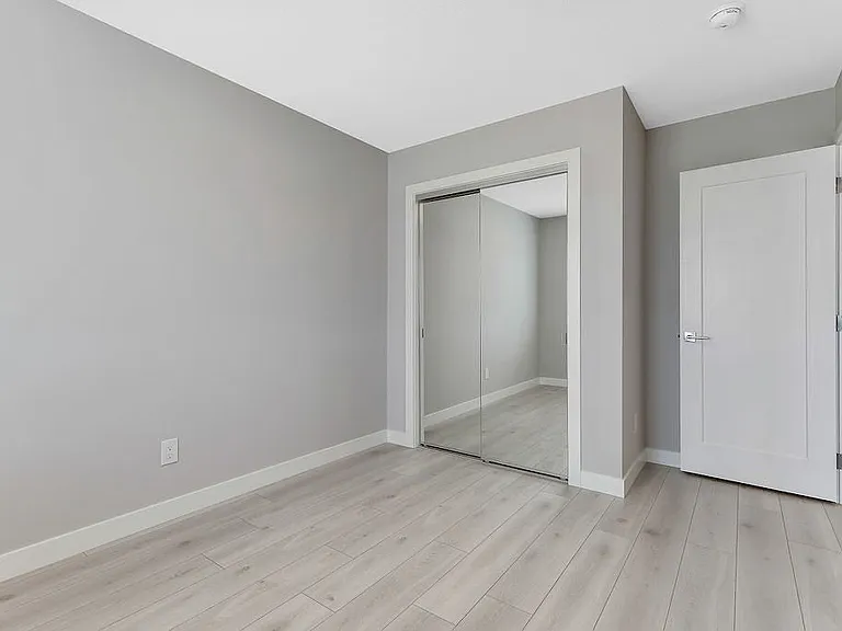 146 Creekside Dr SW #UPPER — Photo 28