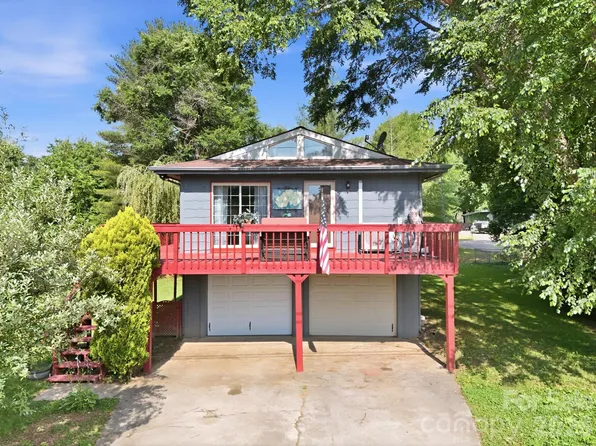 65 Spencer St, Clyde, NC 28721