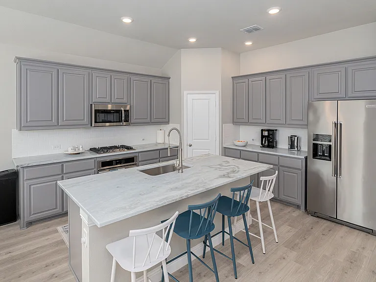 4104 Mockingbird Ln — Photo 3