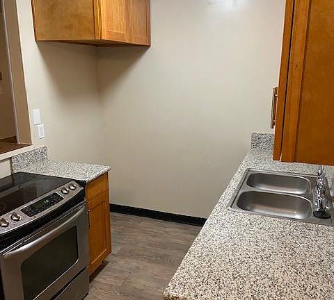 5th image of 2107 N Earl Ave #3