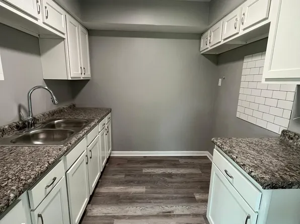 5100 Lee Rd APT 7, Maple Heights, OH 44137