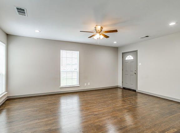 3rd image of 3324 Inwood Rd