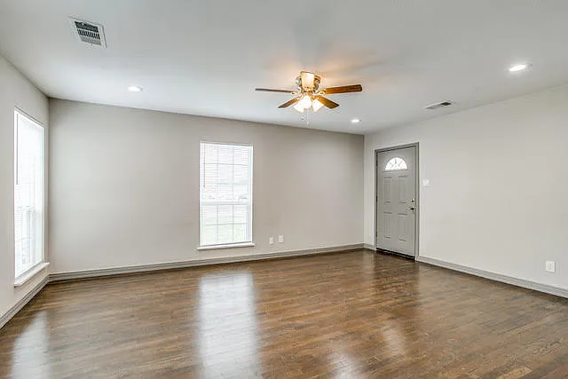 3324 Inwood Rd — Photo 3