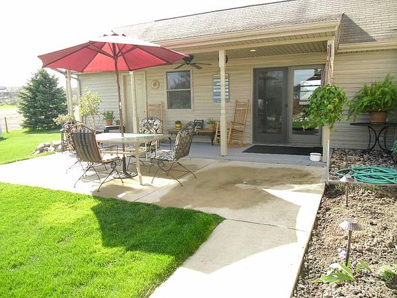 2nd image of 544 Warren Dr