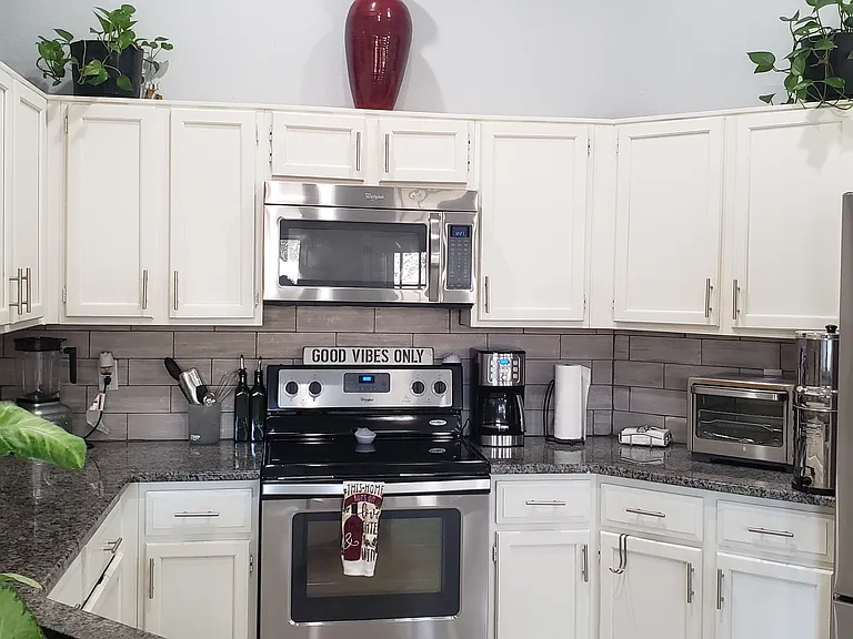 604 Bluebonnet Dr — Photo 4