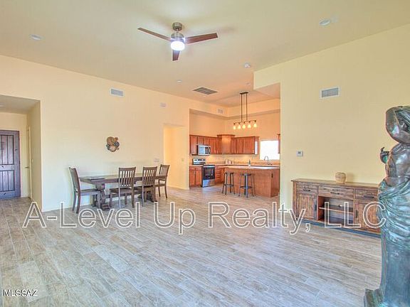 4th image of 310 W 27th St