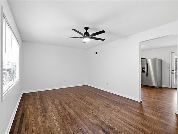 5th image of 11820 W 70th St