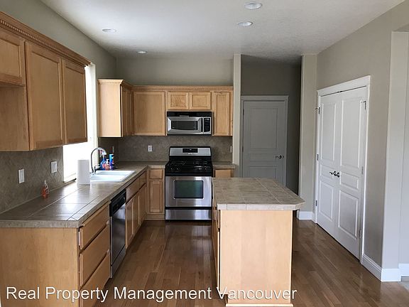 4th image of 3630 NE 180th Ave