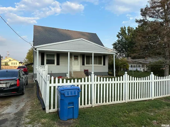 312 N Simpson St, Taylorville, IL 62568