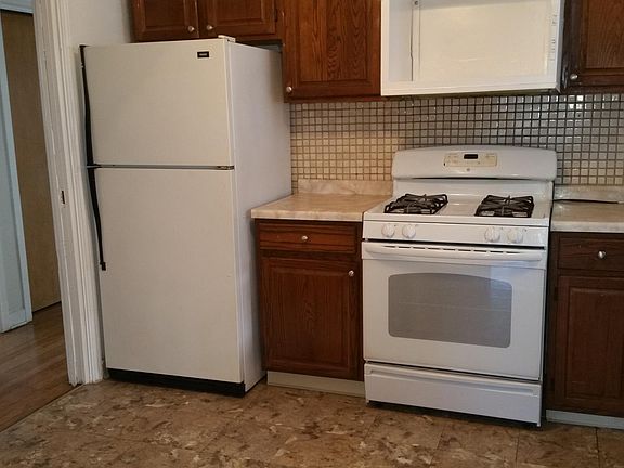 2nd image of 9037 Skokie Blvd APT 2