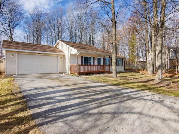 2352 Grouse Dr, Traverse City, MI 49685