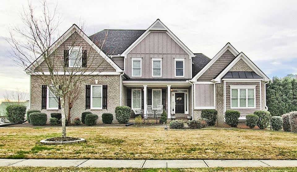 1st image of 2611 Little Fox Dr