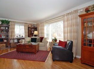 164 Plumtree Rd, Deerfield, IL 60015